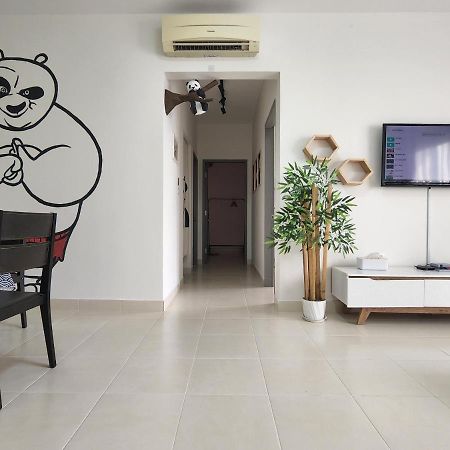 Netflix Panda House 3B2R Rimbayu Kota Kemuning With Atari Games Lägenhet Teluk Panglima Garang Exteriör bild