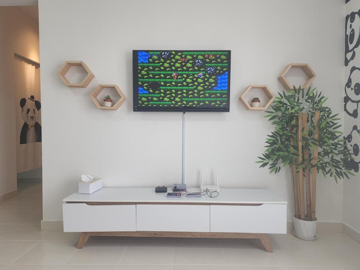 Netflix Panda House 3B2R Rimbayu Kota Kemuning With Atari Games Lägenhet Teluk Panglima Garang Exteriör bild